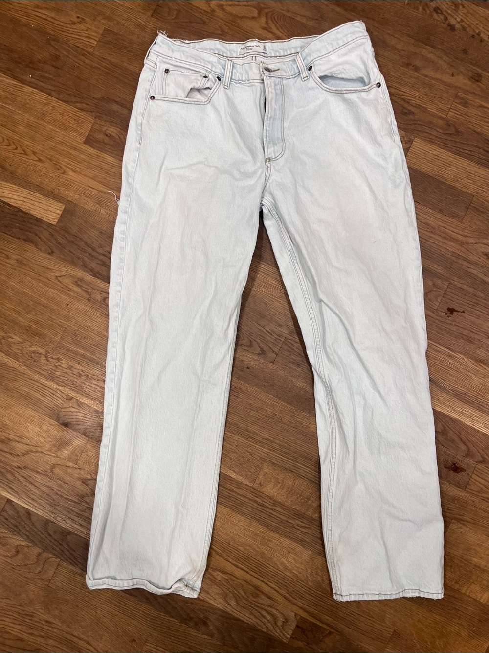 Abercrombie & Fitch Light Wash The Baggy Mid Rise Jeans Distressed size 14